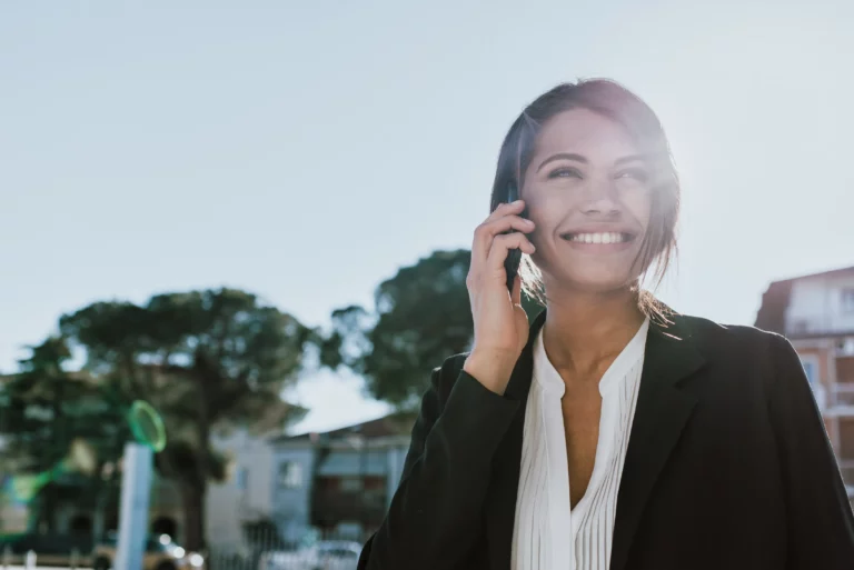 image of C2CRM saleswoman on the phone